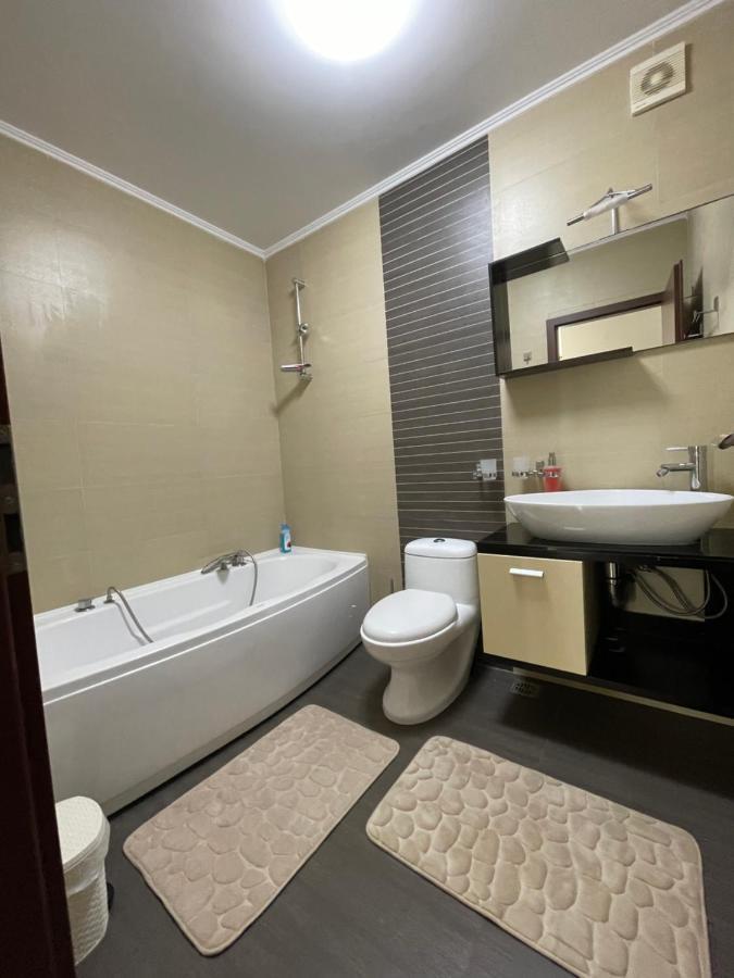 Sunny Two Room Apartment, Baneasa, Petrom City, Free Wi-Fi And Underground Parking Bucarest Esterno foto